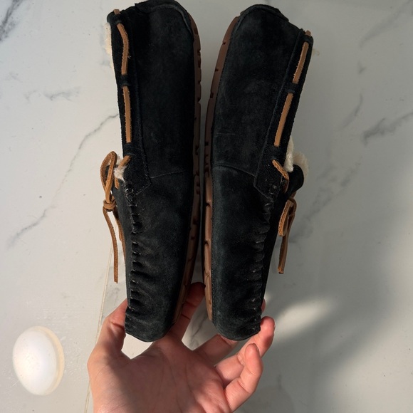 UGG DAKOTA BLACK SLIPPERS SIZE 9 - Picture 3 of 8